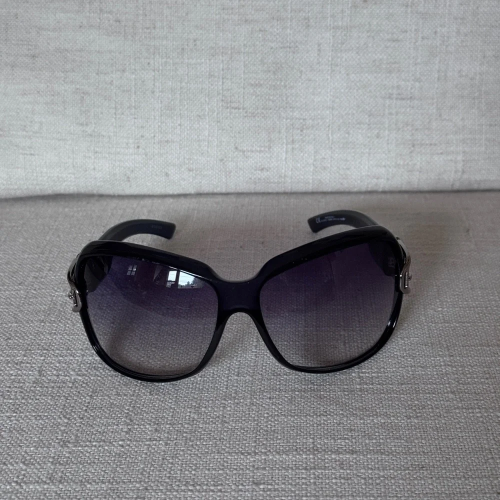 Gucci Sunglasses Oversized Logo Square Shield Navy Buckle Logo Monogram GG‎ 9591